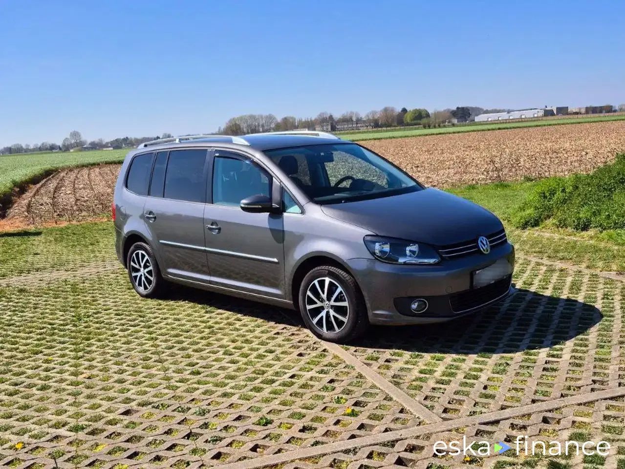Leasing Hatchback Volkswagen Touran 2012