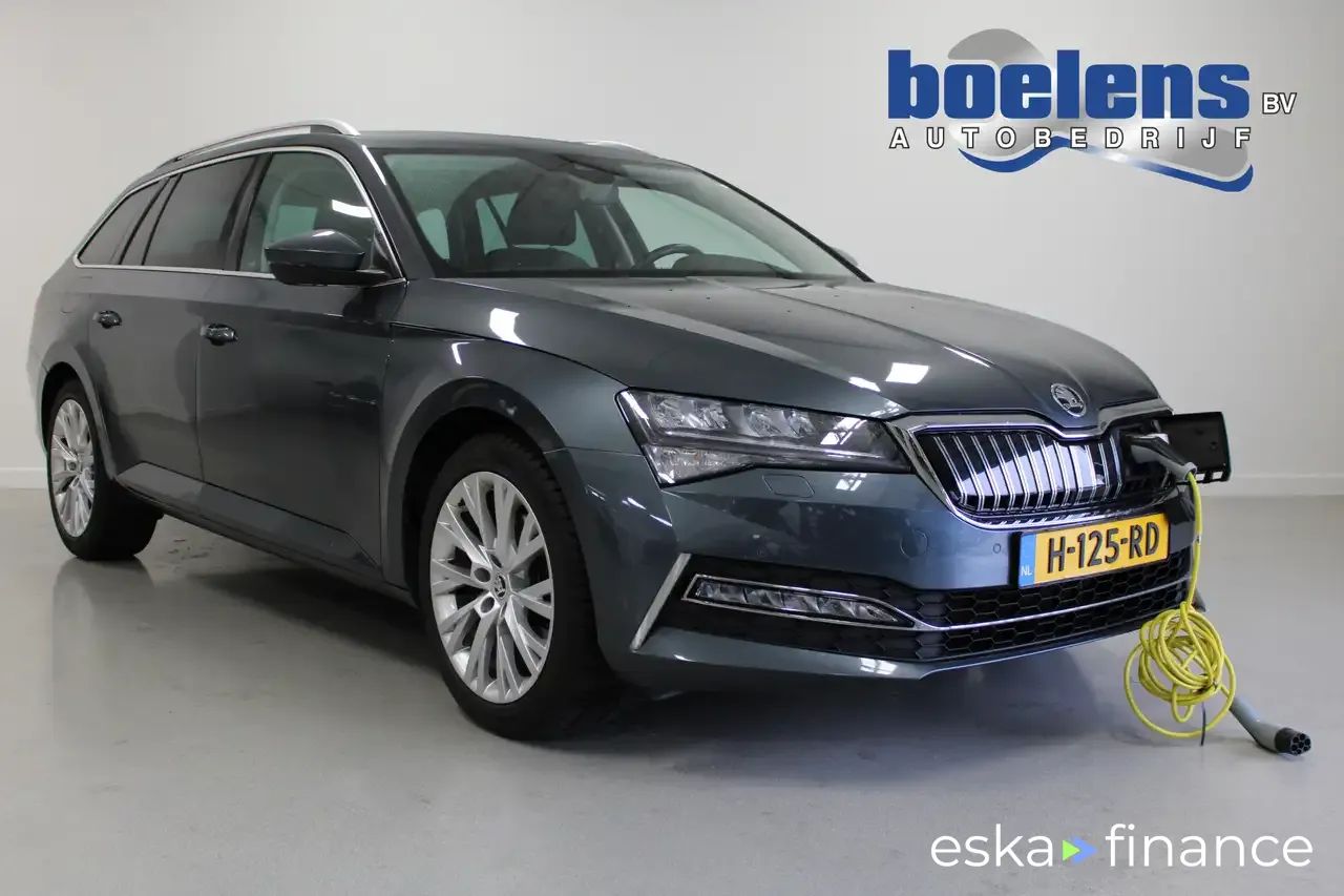 Leasing Wagon Skoda Superb 2020