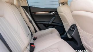 Leasing Sedan Maserati Ghibli 2015