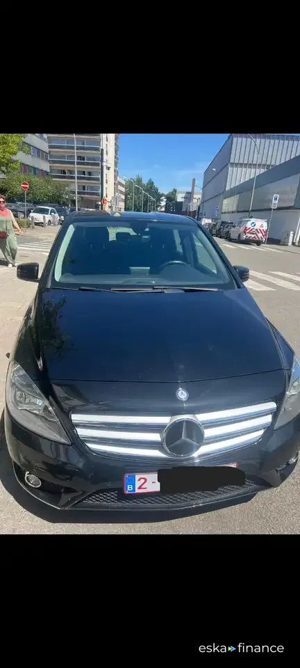 Leasing Hatchback MERCEDES B 180 2013