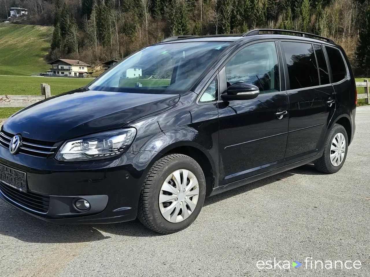 Lízing Hatchback Volkswagen Touran 2014
