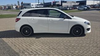 Lízing Hatchback MERCEDES B 180 2016