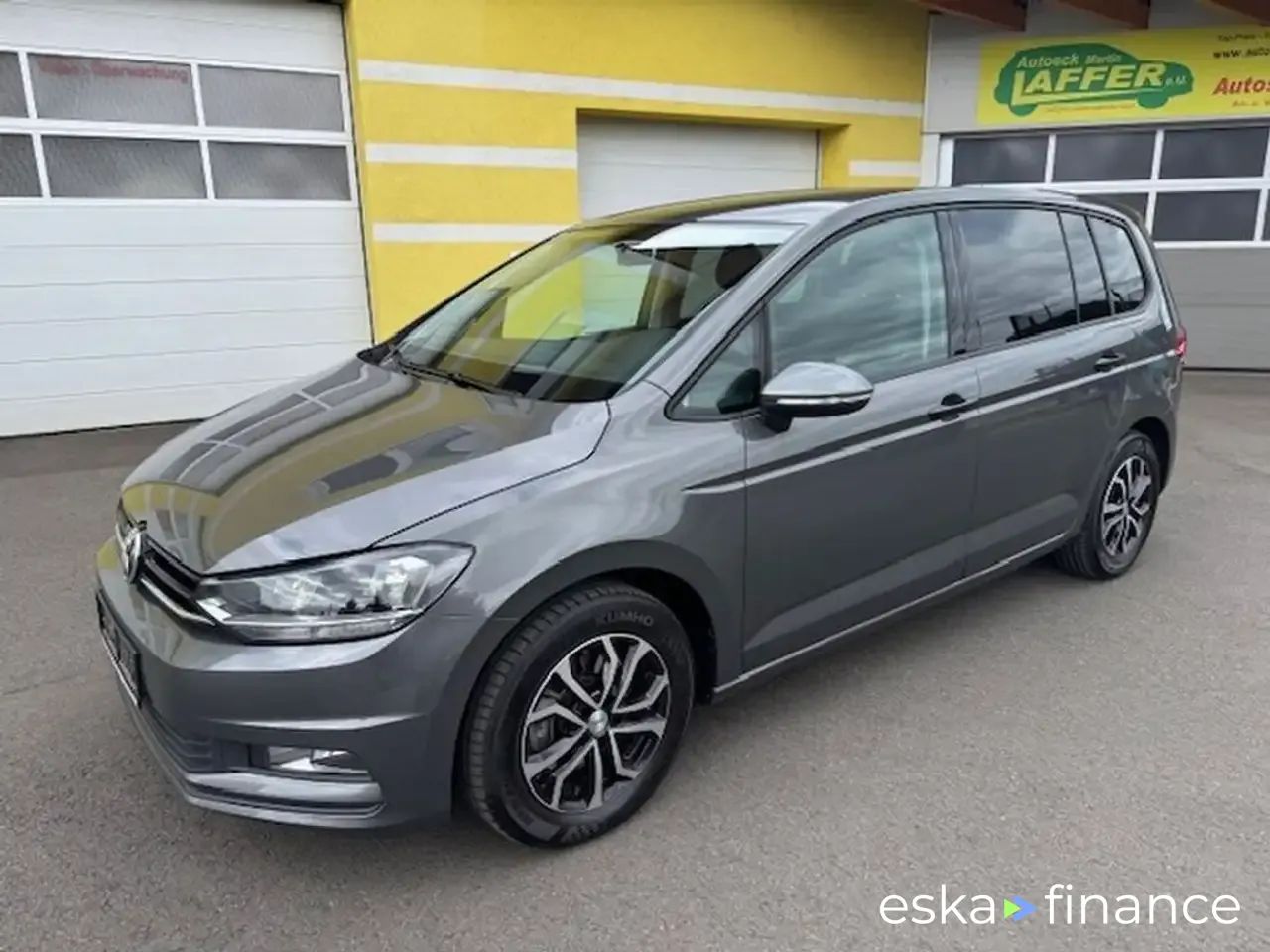 Lízing Hatchback Volkswagen Touran 2016