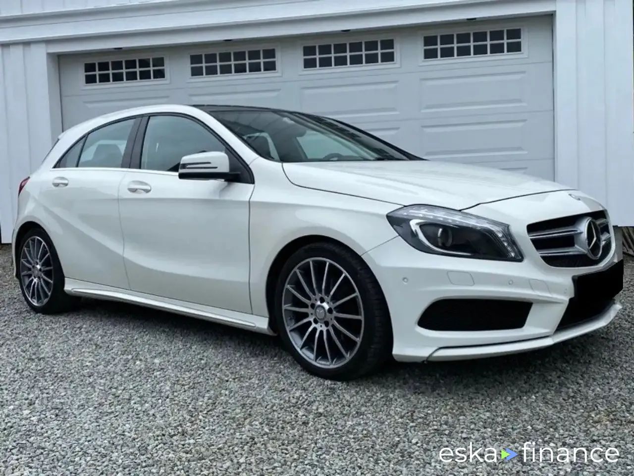 Lízing Hatchback MERCEDES A 180 2012