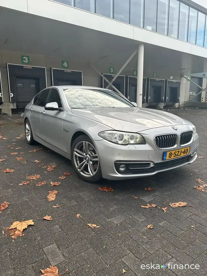 Lízing Sedan BMW 528 2014