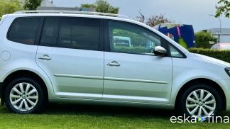 Financování Hatchback Volkswagen Touran 2011
