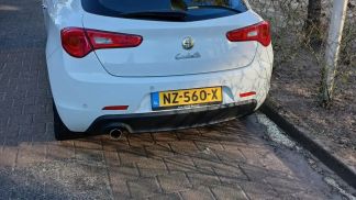 Lízing Hatchback Alfa Romeo Giulietta 2011