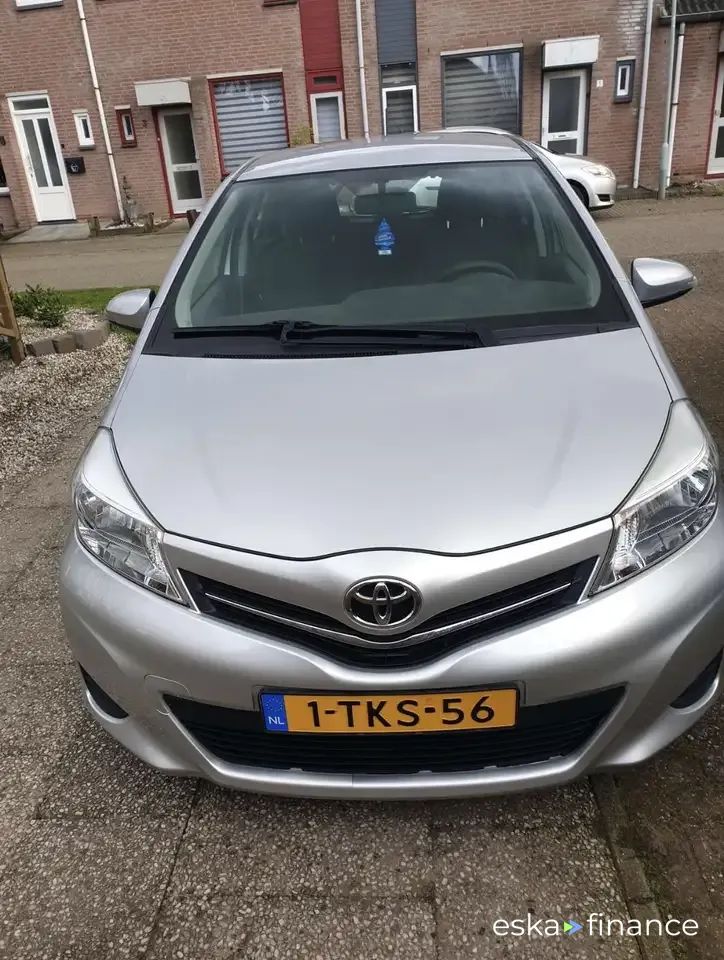 Finansowanie Hatchback Toyota Yaris 2014