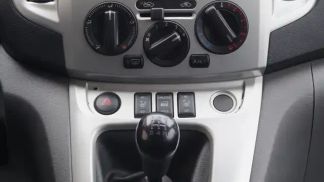 Lízing Hatchback Nissan Evalia 2011