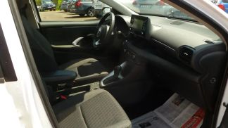 Lízing Sedan Toyota Yaris 2021