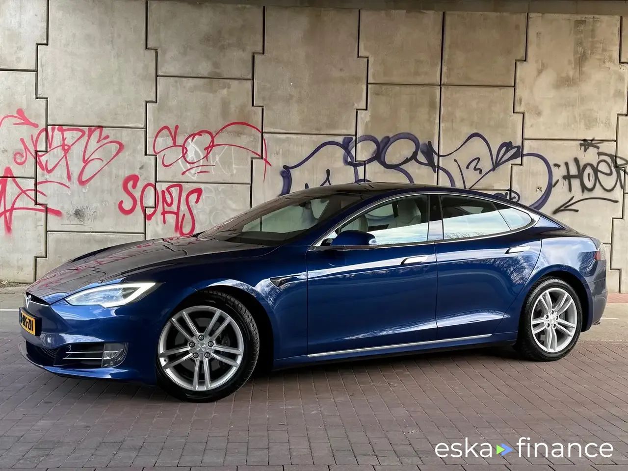 Financování Hatchback Tesla Model S 2020