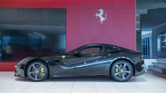 Leasing Coupe Ferrari F12 2013