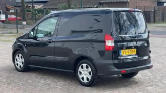 Lízing Sedan Ford Transit Courier 2015