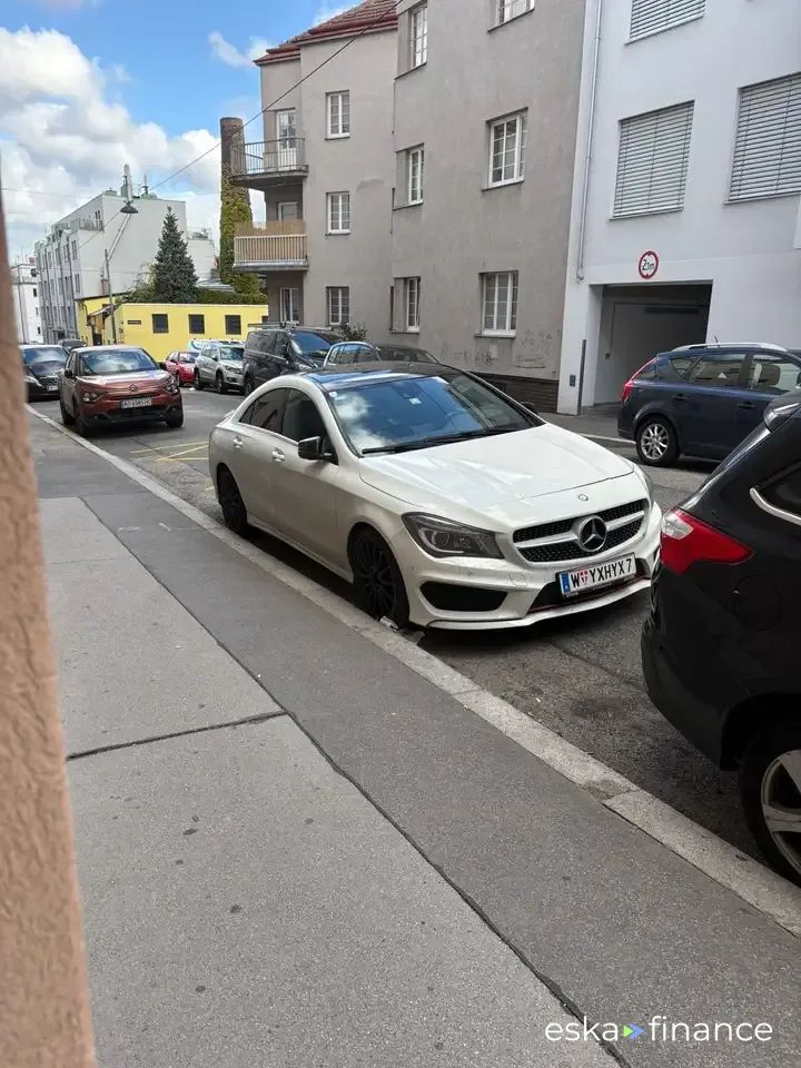 Lízing Kupé MERCEDES CLA 220 2013
