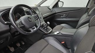 Financování Sedan Renault Grand Scenic 2018