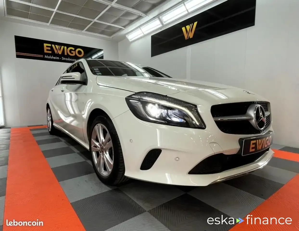 Leasing Sedan MERCEDES A 180 2017