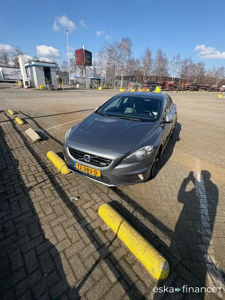 Financování Hatchback Volvo V40 2015