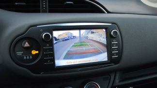 Financování Sedan Toyota Yaris 2019