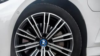 Lízing Sedan BMW 320 2021