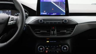 Lízing Sedan Ford Focus 2022
