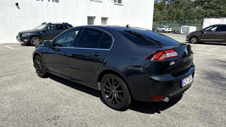 Lízing Hatchback Renault Laguna 2012