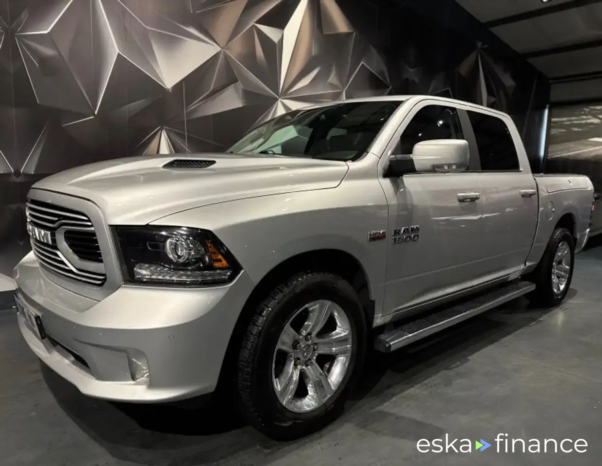 Finansowanie SUV Dodge RAM 2017