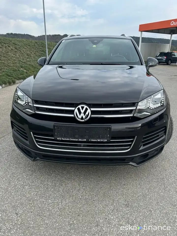 Lízing SUV Volkswagen Touareg 2013