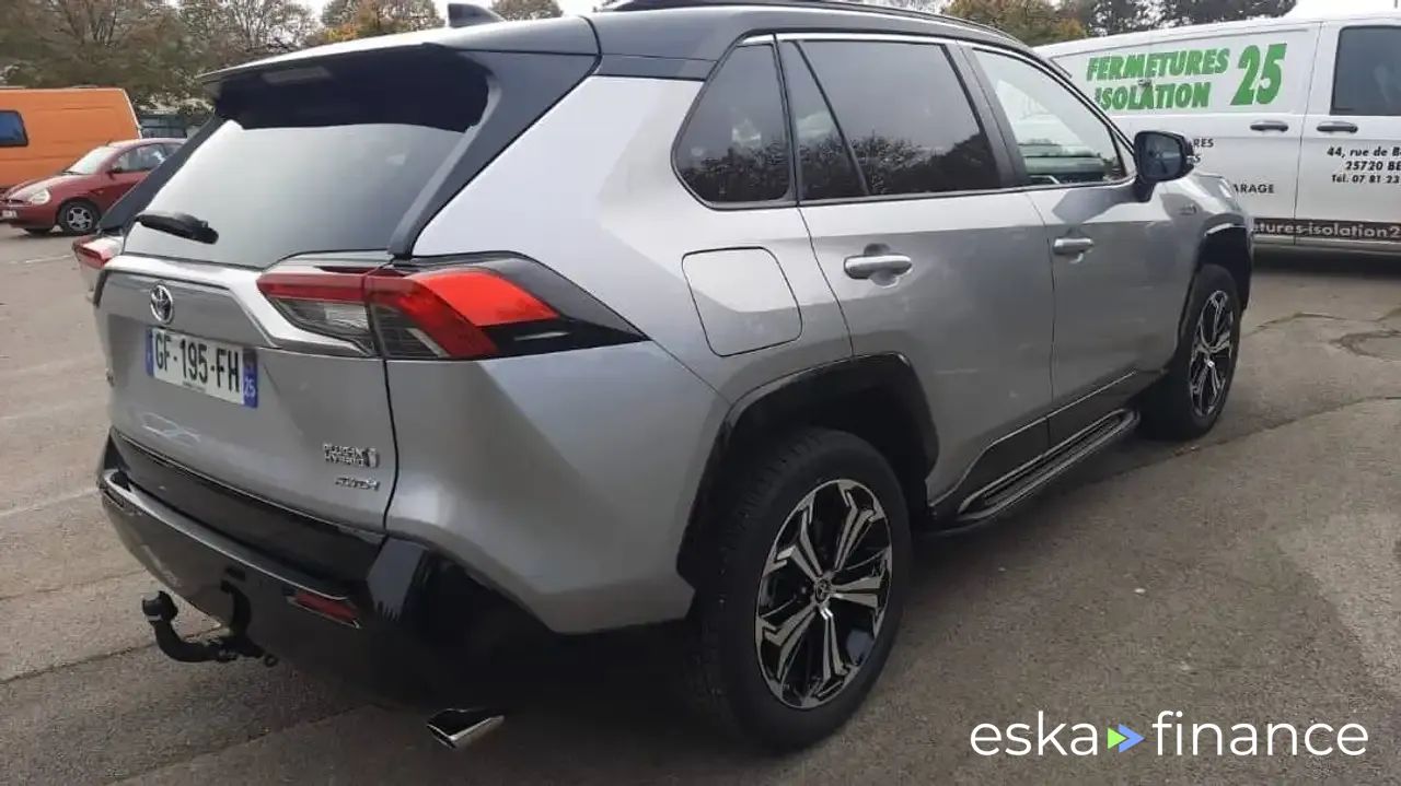 Lízing SUV Toyota RAV 4 2022