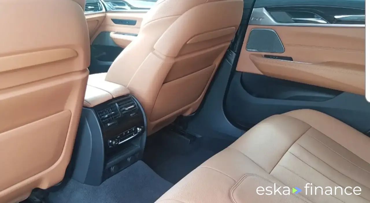 Lízing Sedan BMW 640 2019