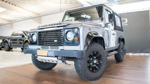 Land Rover Defender 2012