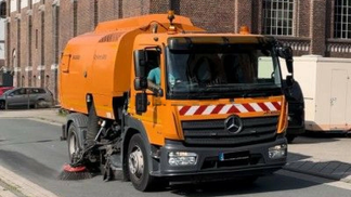 Specjalna ciężarówka Mercedes-Benz ATEGO 1521 2015