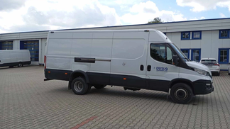 Zamknięta ciężarówka Iveco DAILY 2017