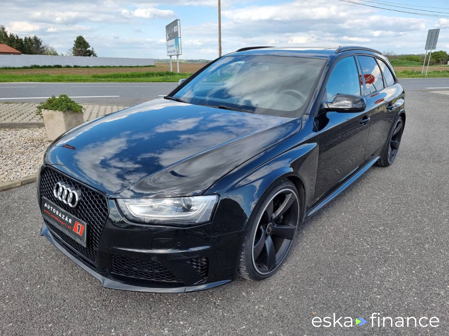 Wóz Audi RS4 2014