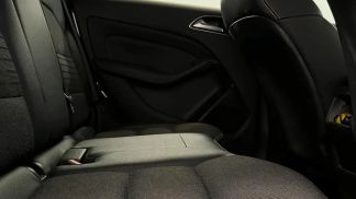 Financování Hatchback MERCEDES B 180 2016