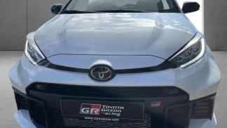 Lízing Hatchback Toyota Yaris 2024