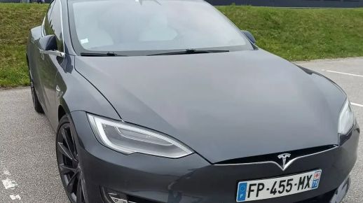 Tesla Model S 2020