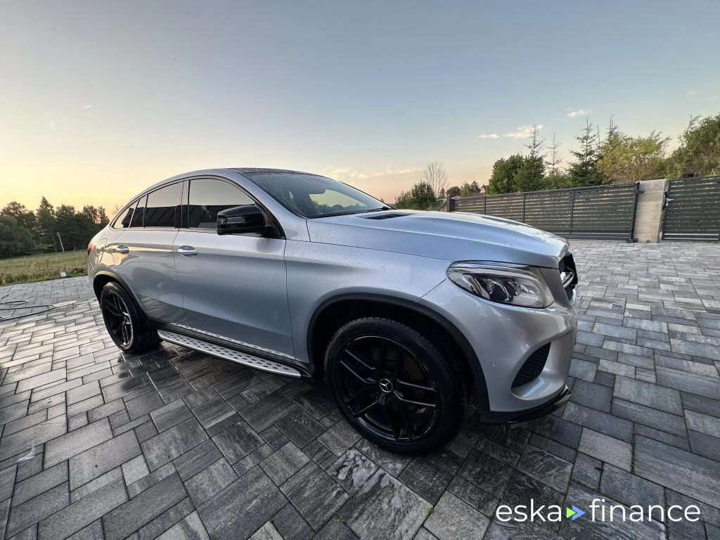 Lízing SUV MERCEDES GLE 2016