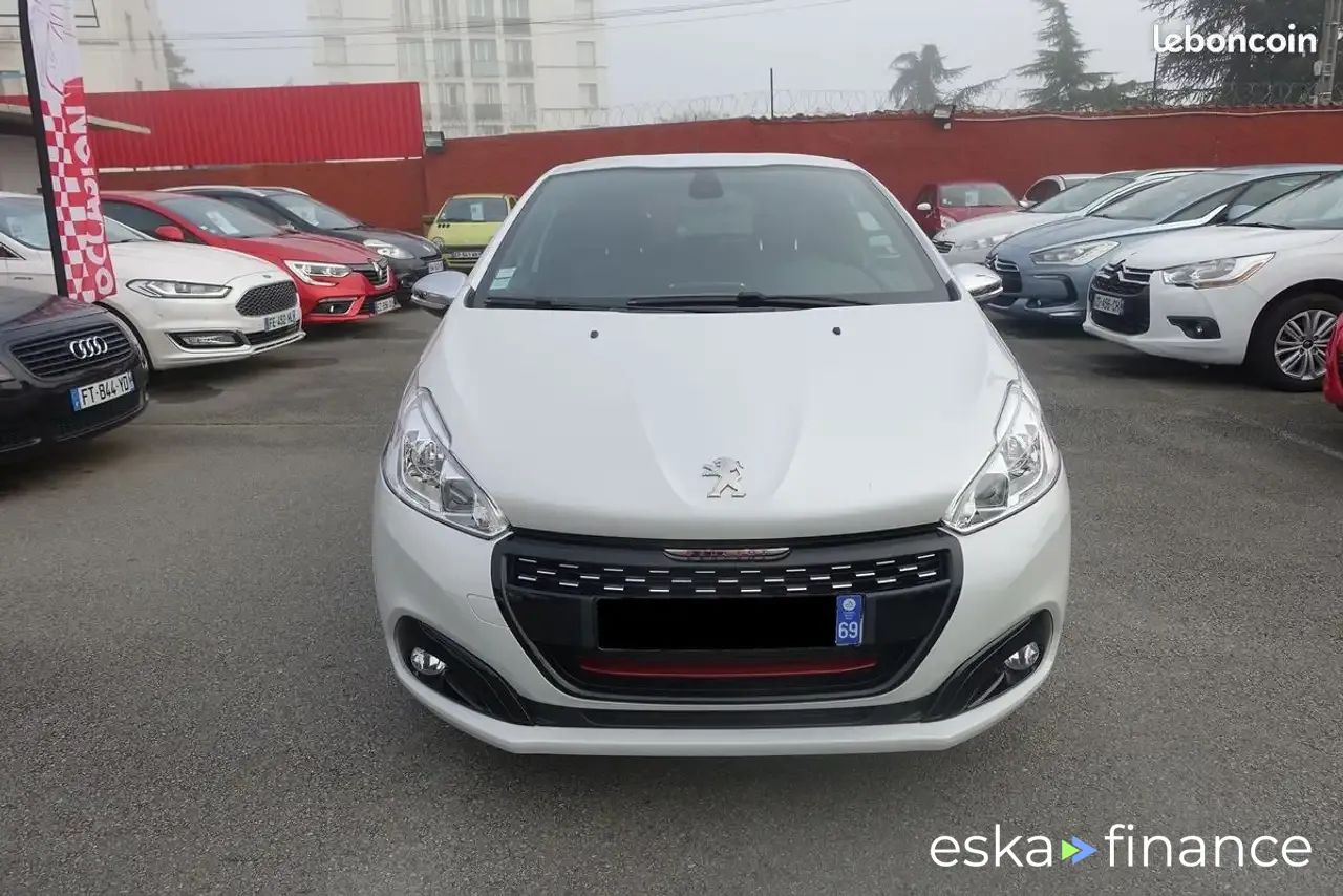 Lízing Hatchback Peugeot 208 2017