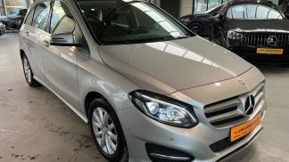 Financování Hatchback MERCEDES B 180 2017