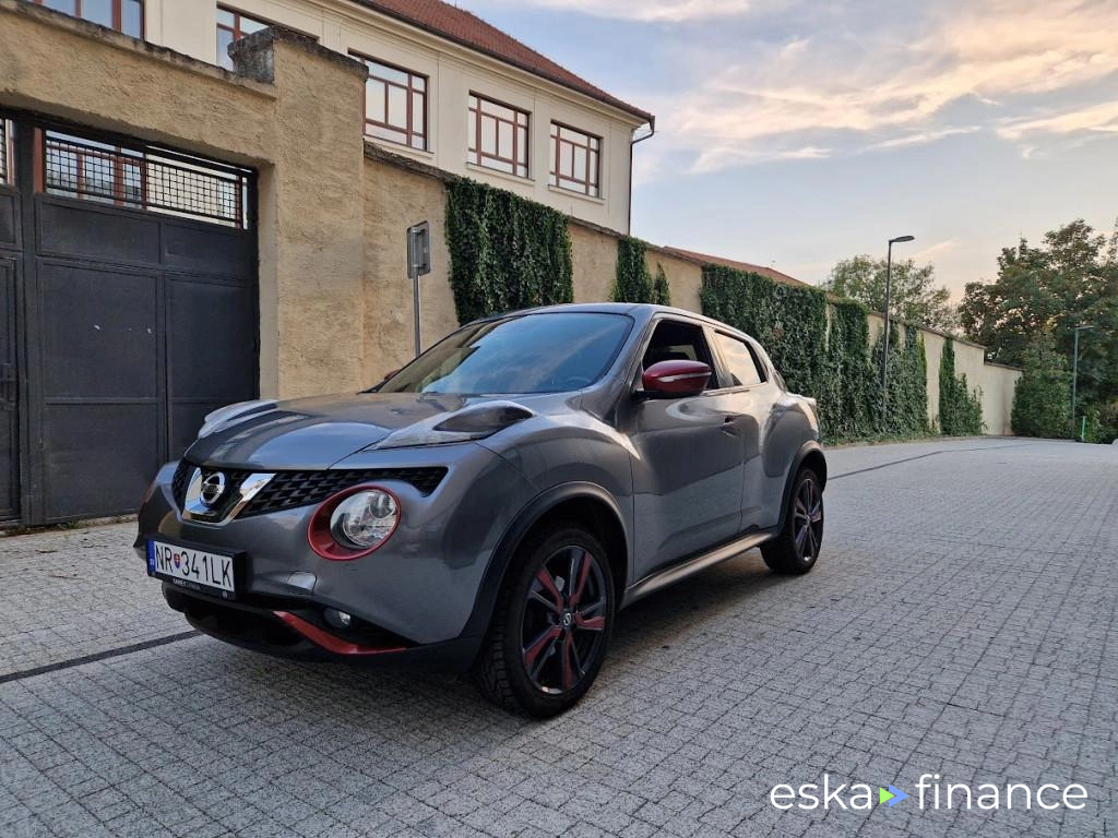 Hatchback Nissan Juke 2015