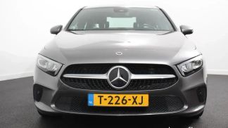Lízing Sedan MERCEDES A 200 2021