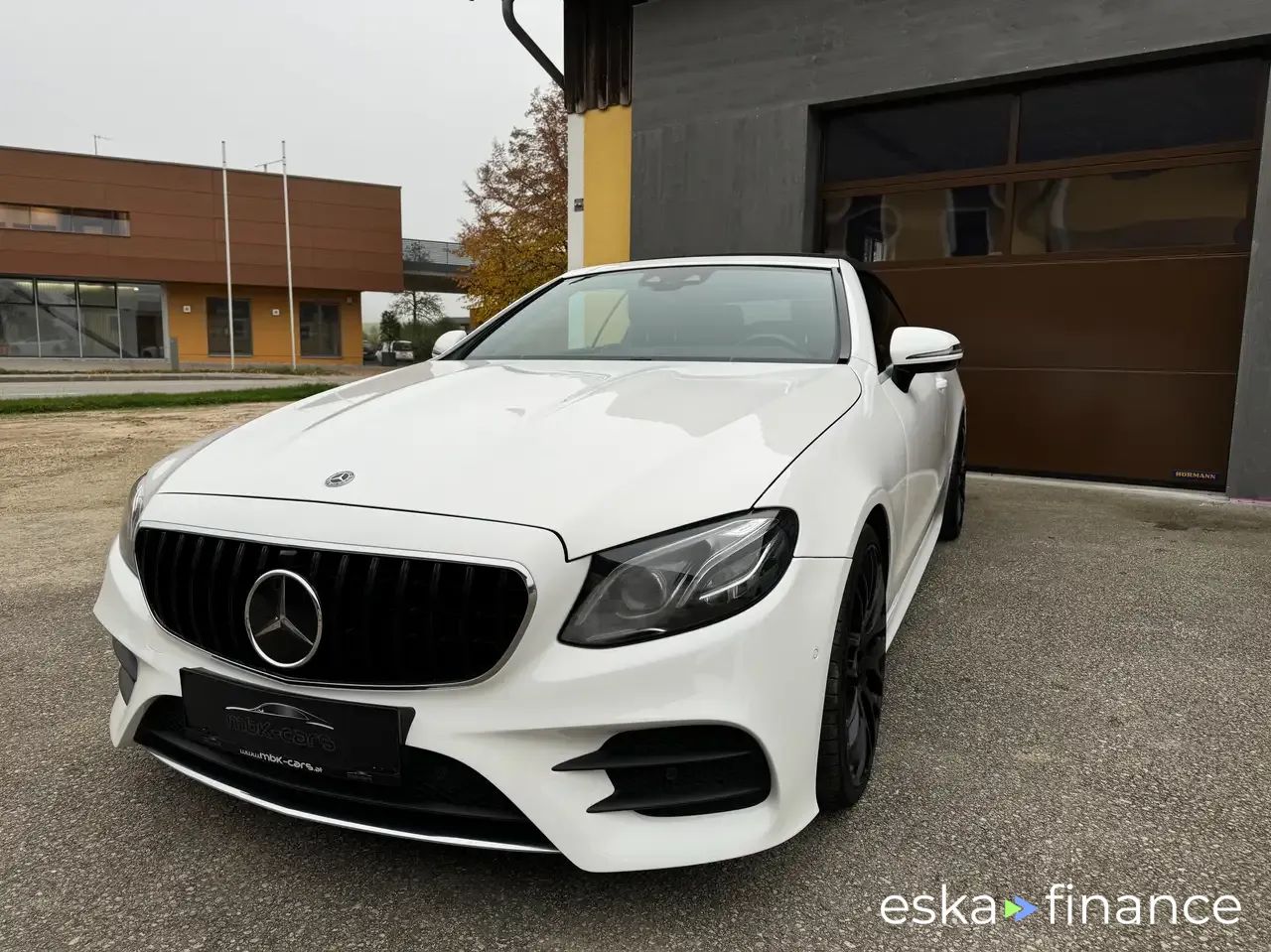 Lízing Kabriolet MERCEDES E 220 2017