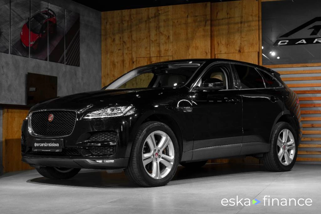 SUV Jaguar F-Pace 2017