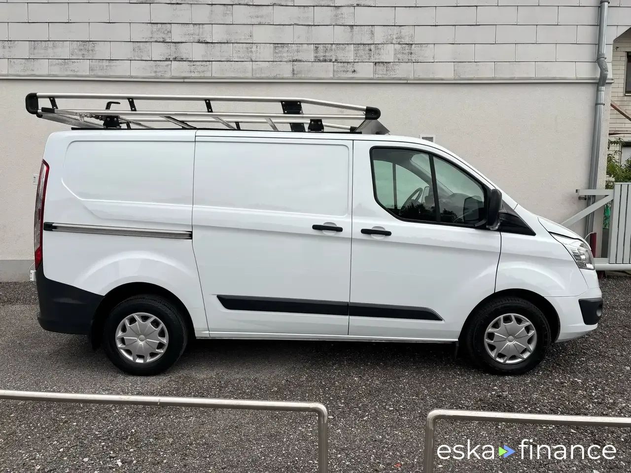 Lízing Hatchback Ford Transit 2017
