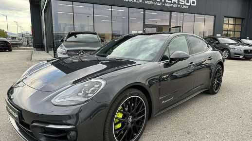 Porsche Panamera 2021