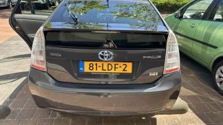 Lízing Sedan Toyota Prius 2010