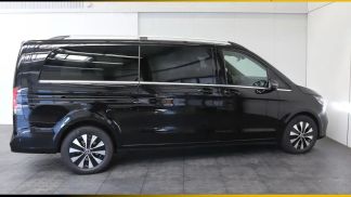 Lízing Hatchback MERCEDES V 300 2024