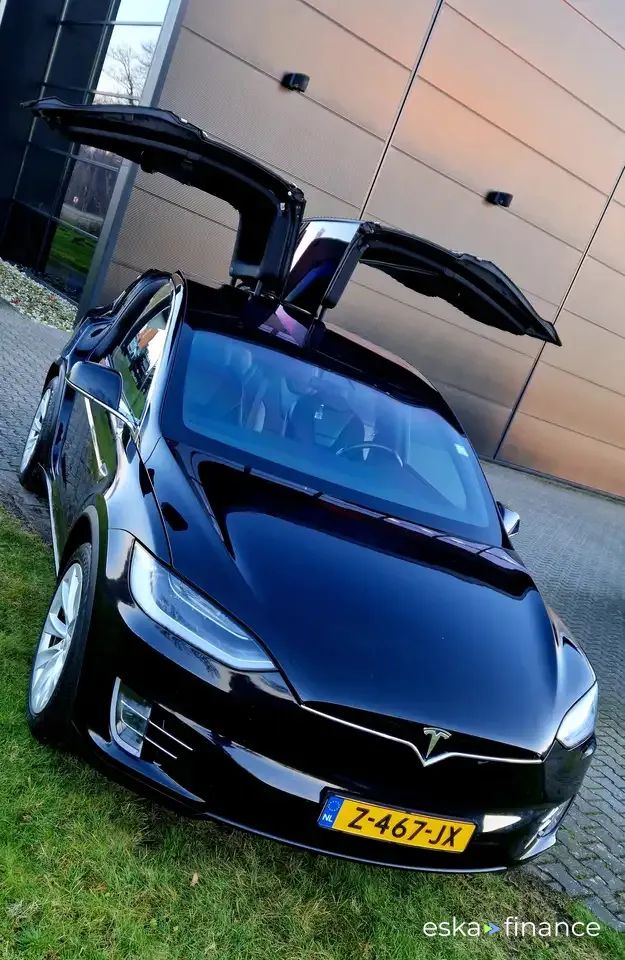 Lízing Hatchback Tesla Model X 2017
