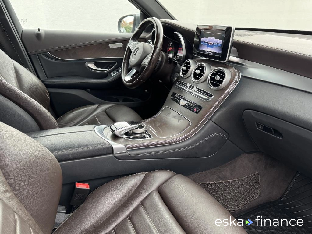 Lízing SUV MERCEDES GLC 2018