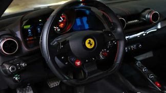 Financování Kupé Ferrari 812 2019